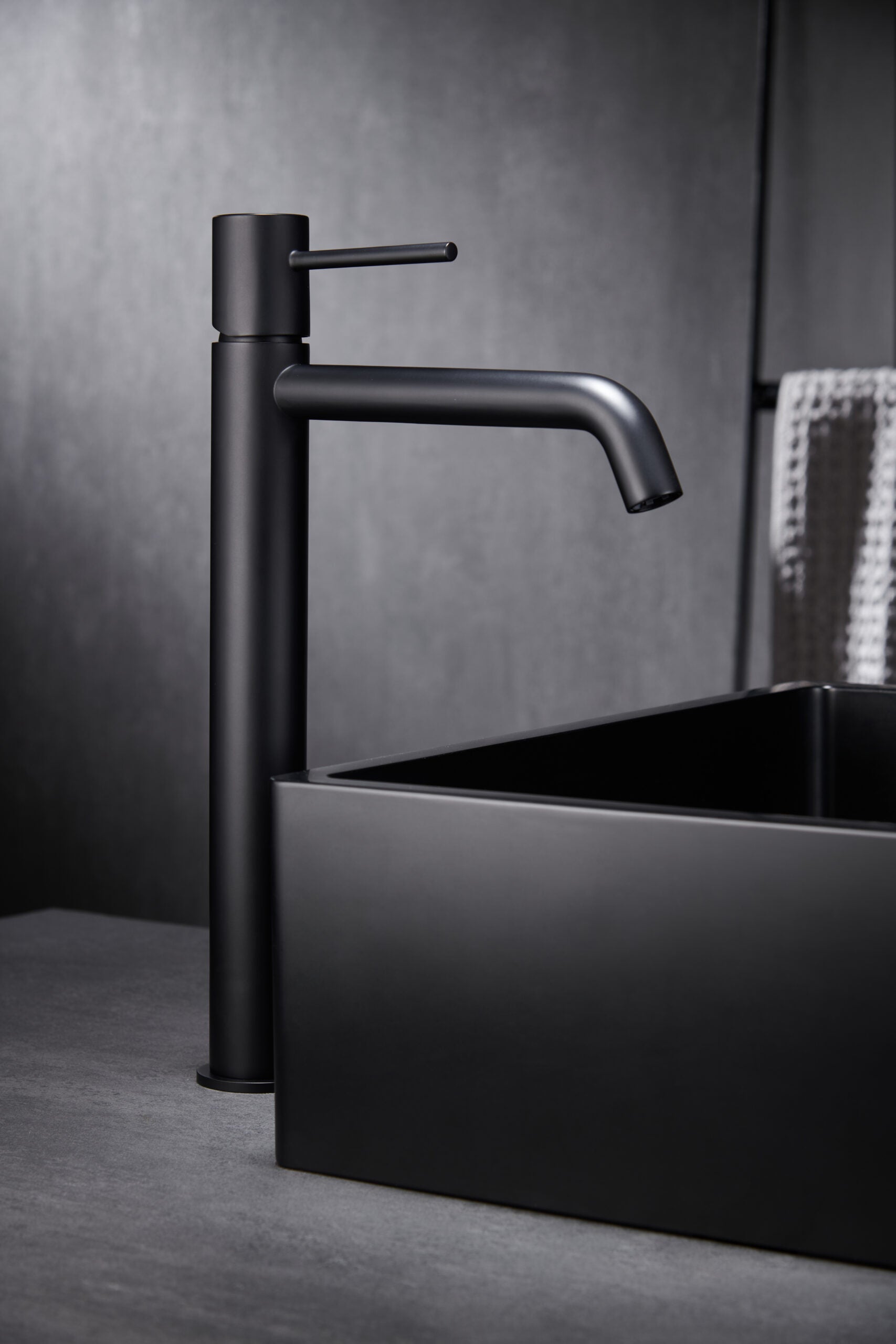 Matte Black Basin Faucet Single Lever Modern Design, view 4