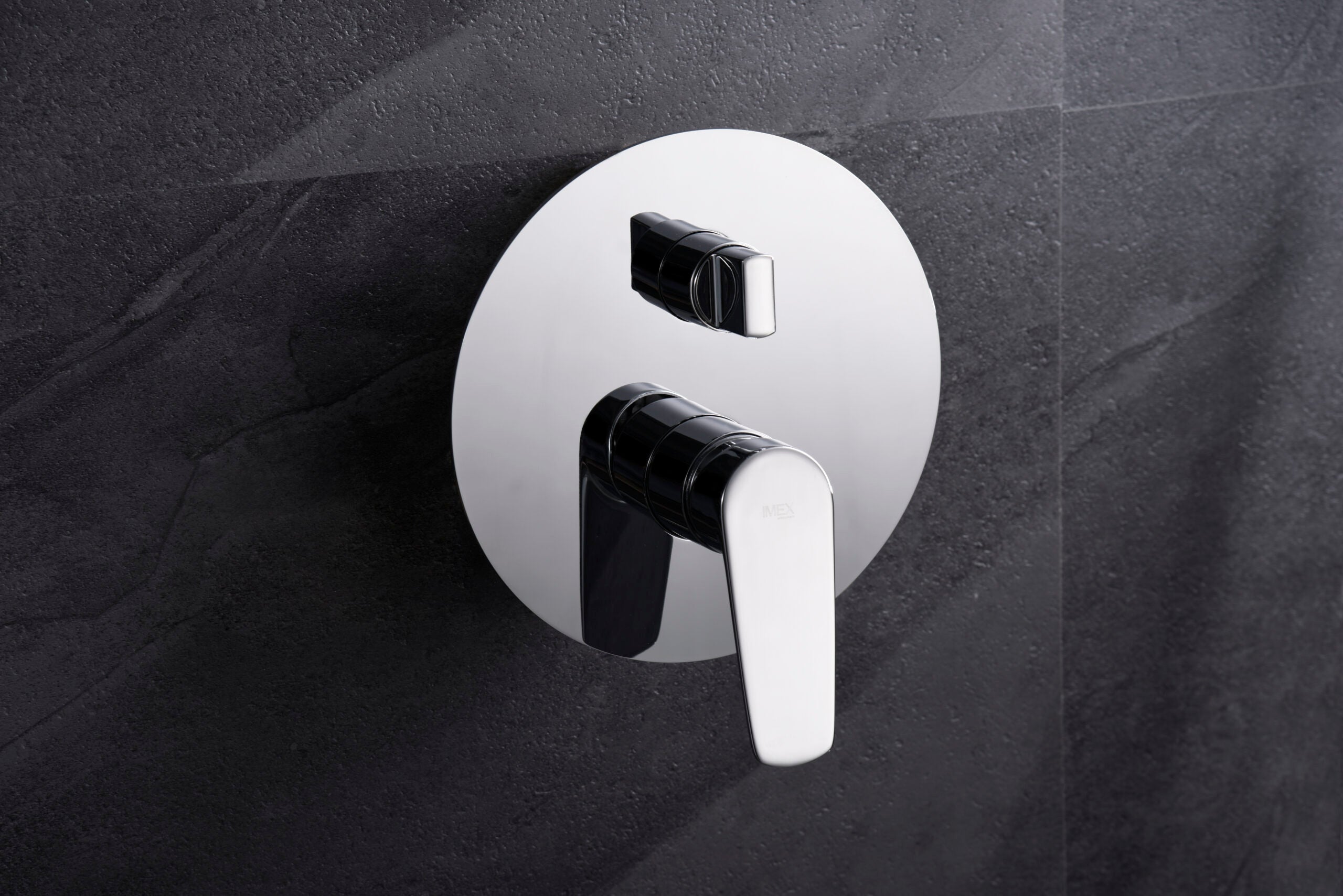 Chrome Single Handle Built-in Shower Set, detail view