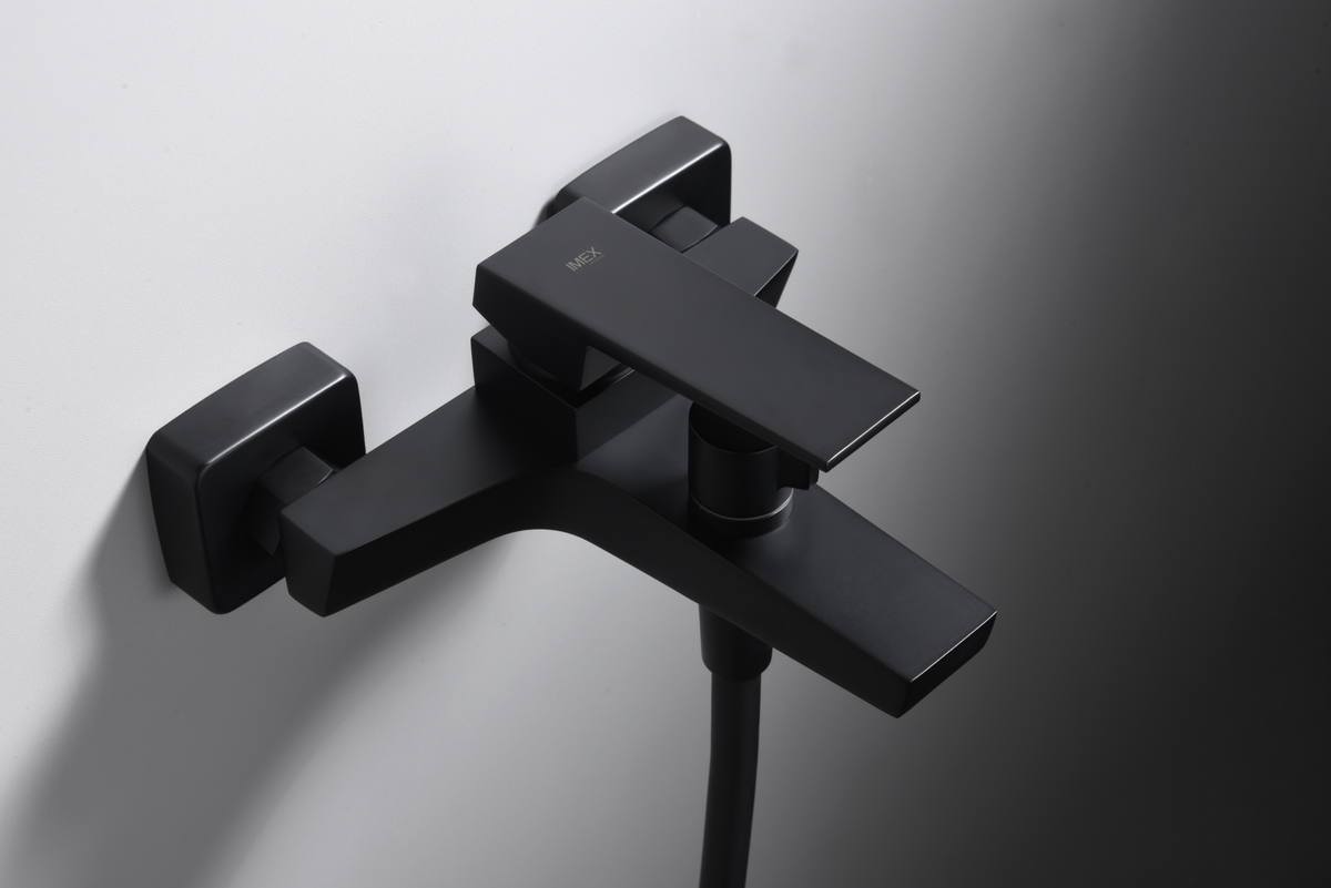 Matte Black Single-Lever Shower Set Modern Bath Kit, mixer detail