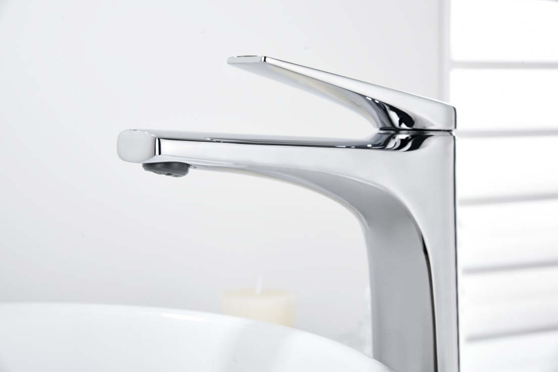 Delos Tall Chrome Sink Faucet Single Lever, detail view