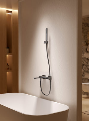 Firenze Chrome Single Lever Bath and Shower Kit, detail view