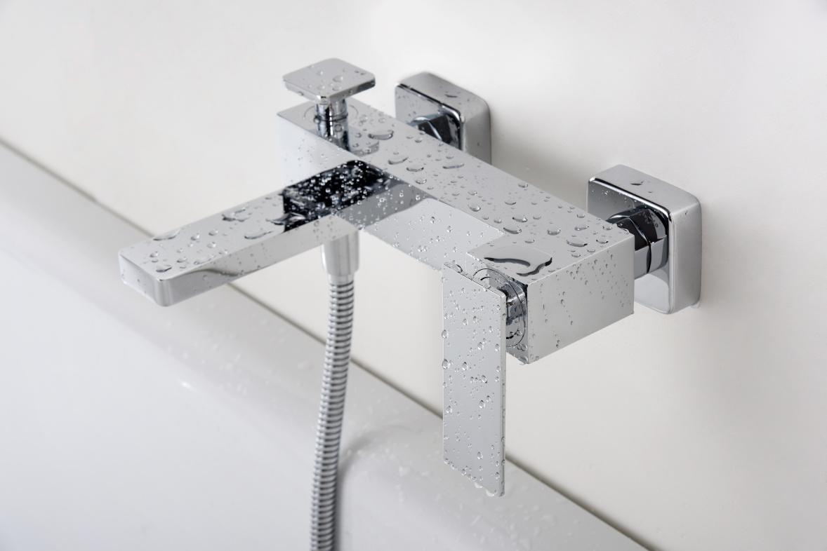 Chrome Single Lever Shower Kit Modern Bathroom Design, detail view