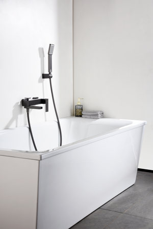 Black Gun Metal Single Lever Shower Kit Modern Design, in a bathroom setting