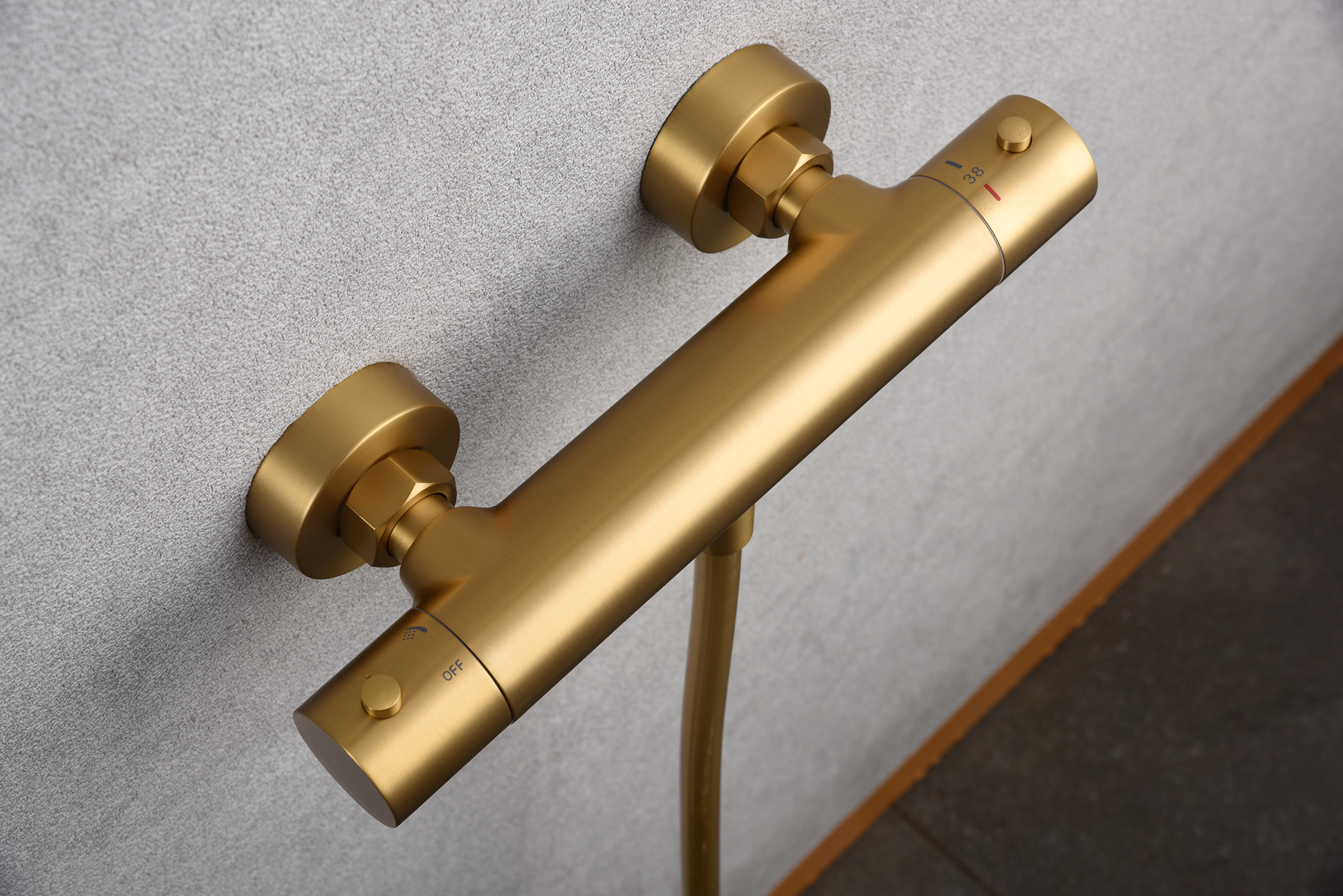 Brushed Gold Thermostatic Shower Set with Temperature Control, detail view