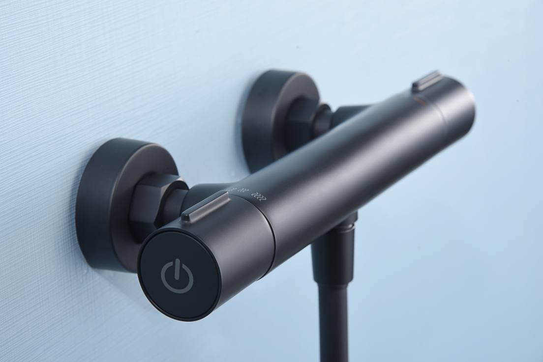 Matte Black Thermostatic Shower Kit Modern Design, mixer detail