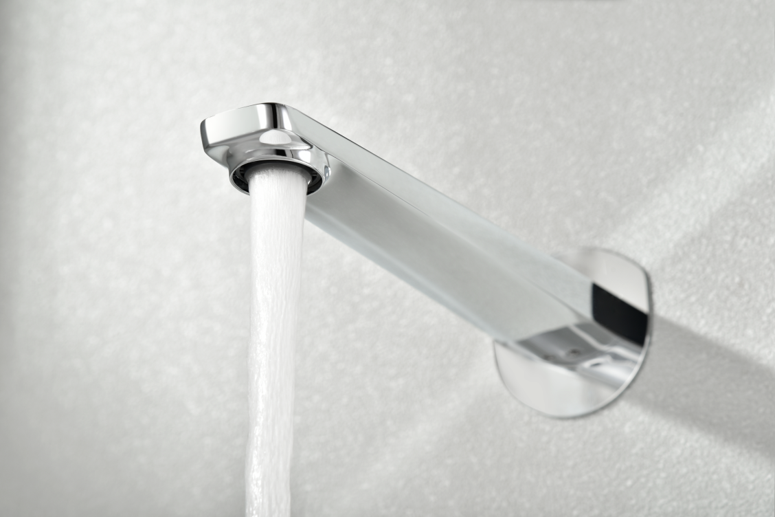 Chrome Single-Handle Bathroom Sink Faucet Modern Design, view 4