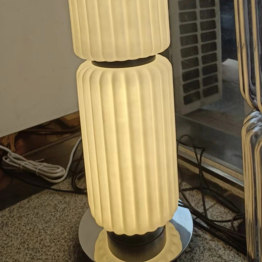 Lámpara de pie nórdica LED de cristal ahumado