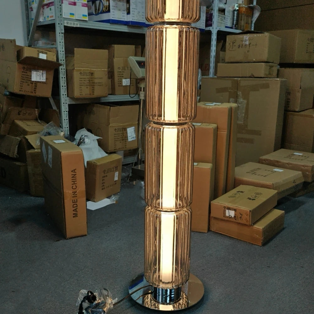 Lámpara de pie nórdica LED de cristal ahumado