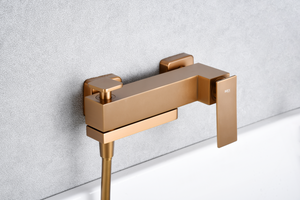 Pisa Brushed Rose Gold Single-Lever Shower Bath Kit, detail view