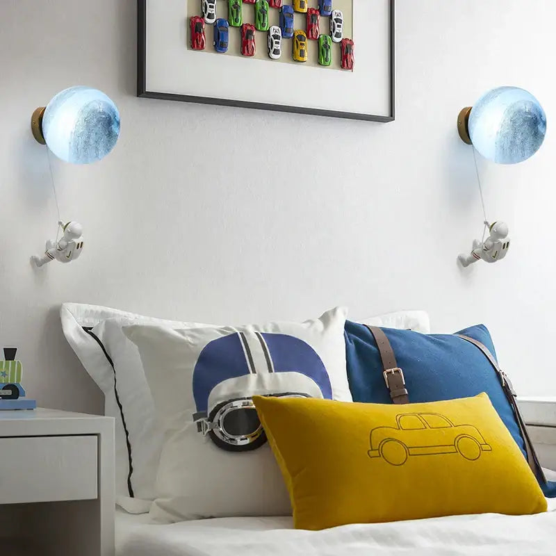 Moon Minimalist Beside Astronaut Wall Lamp - Light